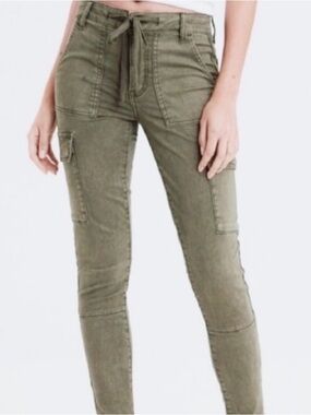 NWOT American Eagle Curvy Super HR Cargo Jegging, Size 10 *Short